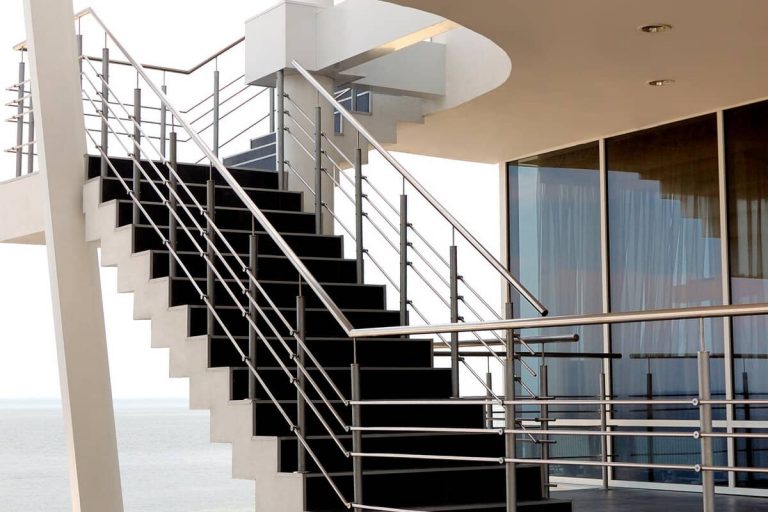 Lee más sobre el artículo Escaleras de acero inoxidable a medida en Bilbao